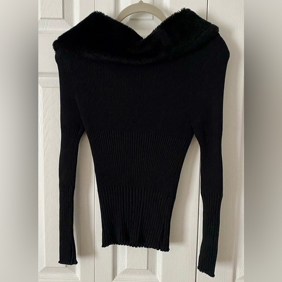 CONTEMPORAINE black with faux fur shirt for women size SMALL - Picture 3 of 5